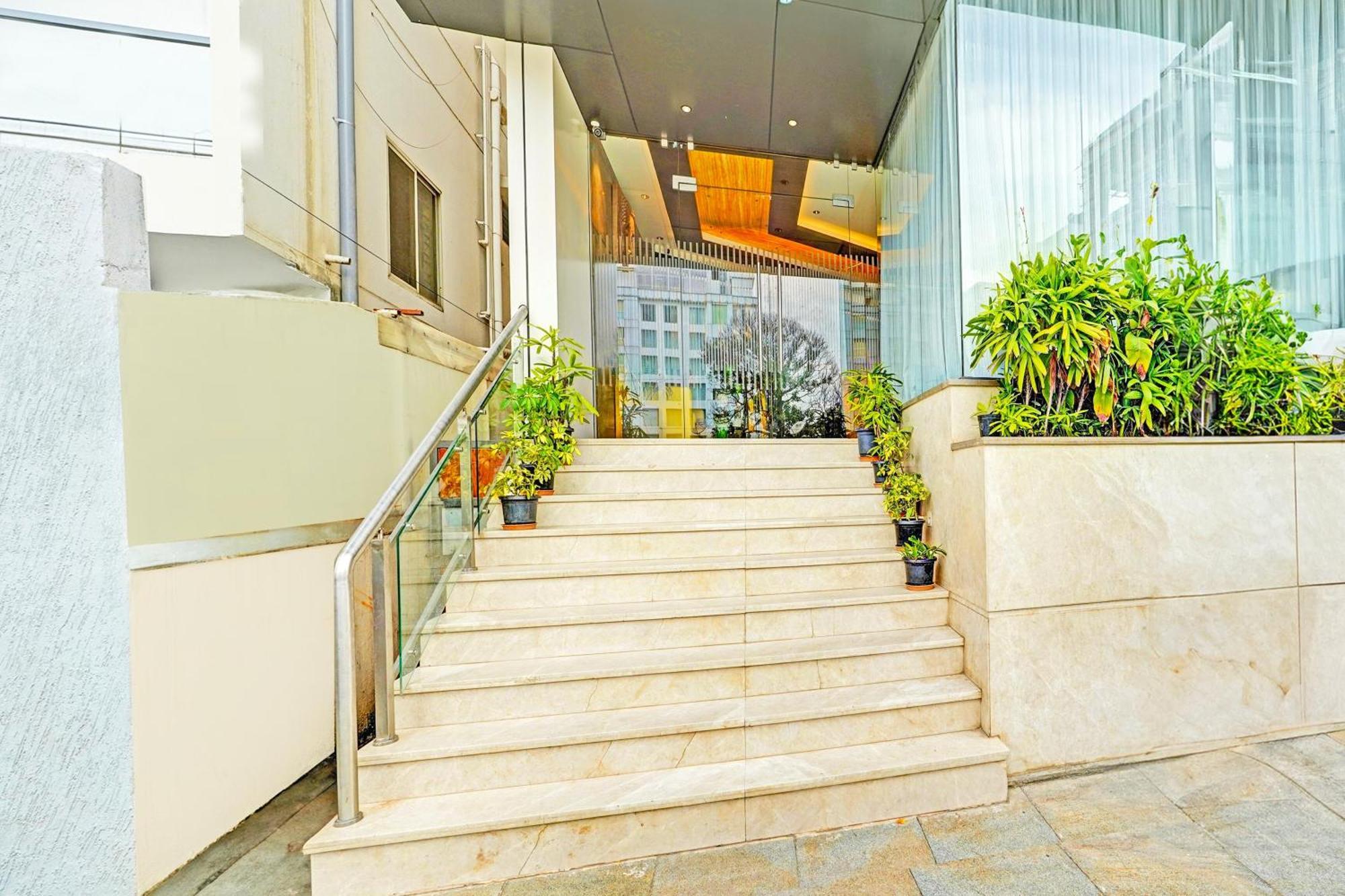 Hotel Super Townhouse Indiranagar Bangalore Exterior foto