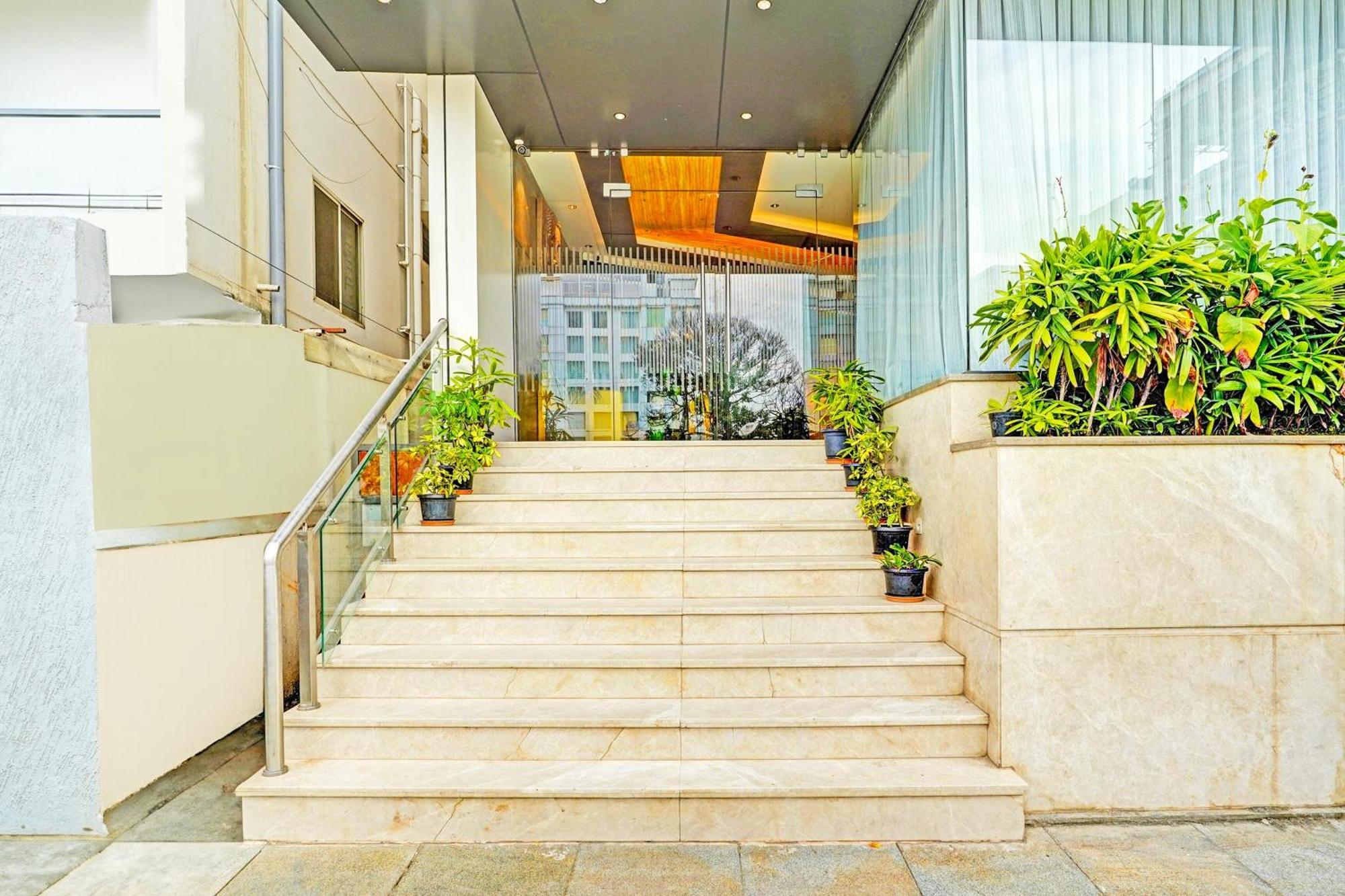 Hotel Super Townhouse Indiranagar Bangalore Exterior foto